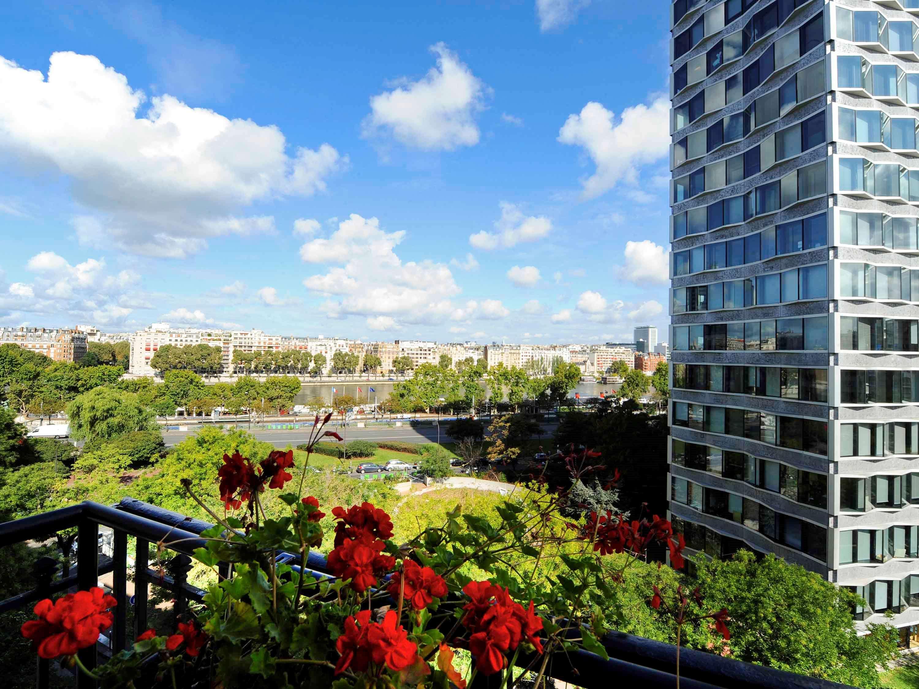Mercure Paris Tour Eiffel Pont Mirabeau Bagian luar foto